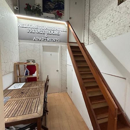 Airbhouse Private Rooms & Apartments Siviglia Esterno foto