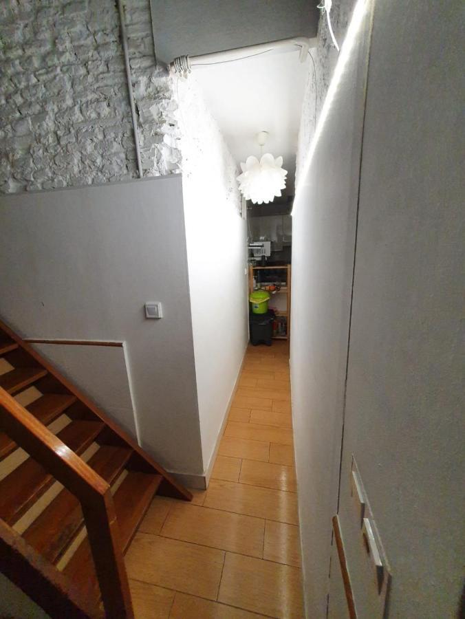Airbhouse Private Rooms & Apartments Siviglia Esterno foto