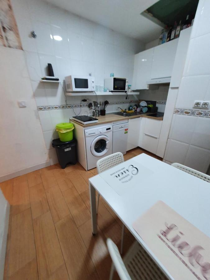 Airbhouse Private Rooms & Apartments Siviglia Esterno foto