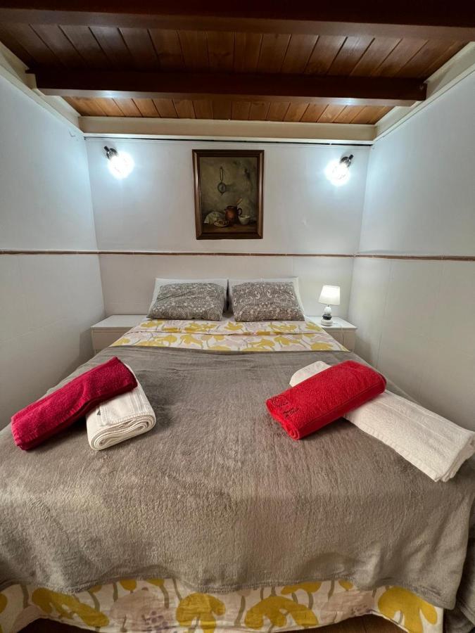 Airbhouse Private Rooms & Apartments Siviglia Esterno foto