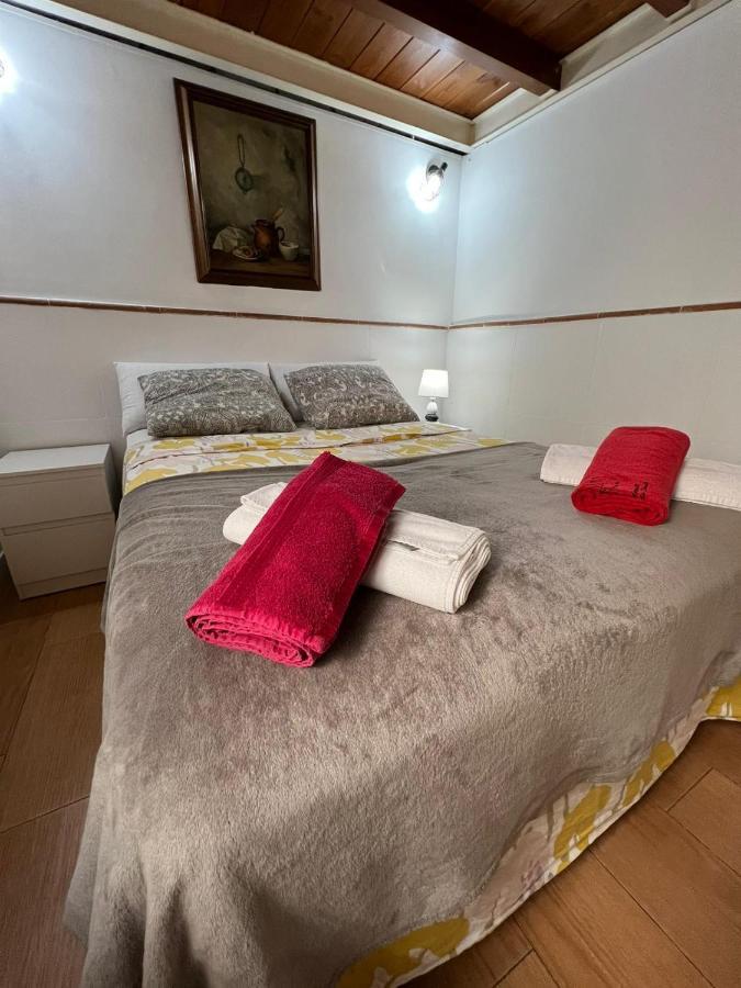Airbhouse Private Rooms & Apartments Siviglia Esterno foto