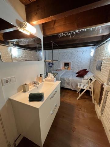 Airbhouse Private Rooms & Apartments Siviglia Esterno foto