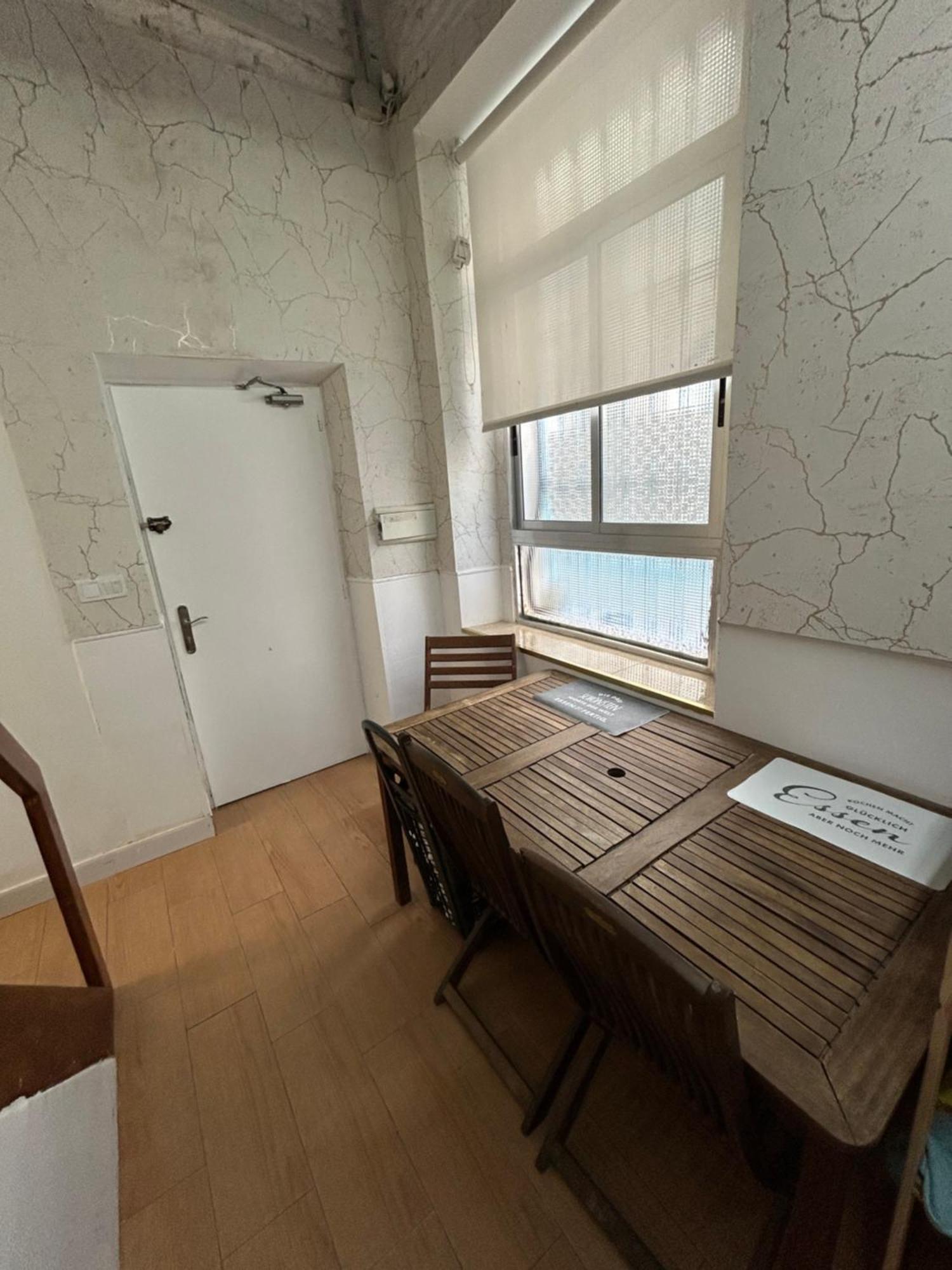 Airbhouse Private Rooms & Apartments Siviglia Esterno foto