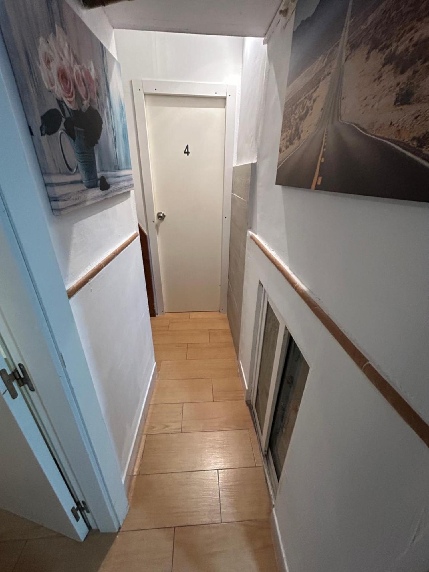 Airbhouse Private Rooms & Apartments Siviglia Esterno foto